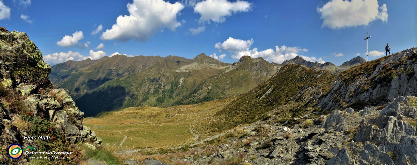 45 Seguendo il sent. 112 dalla Valle Lunga risaliamo al Passo di Tartano (2108 m).jpg